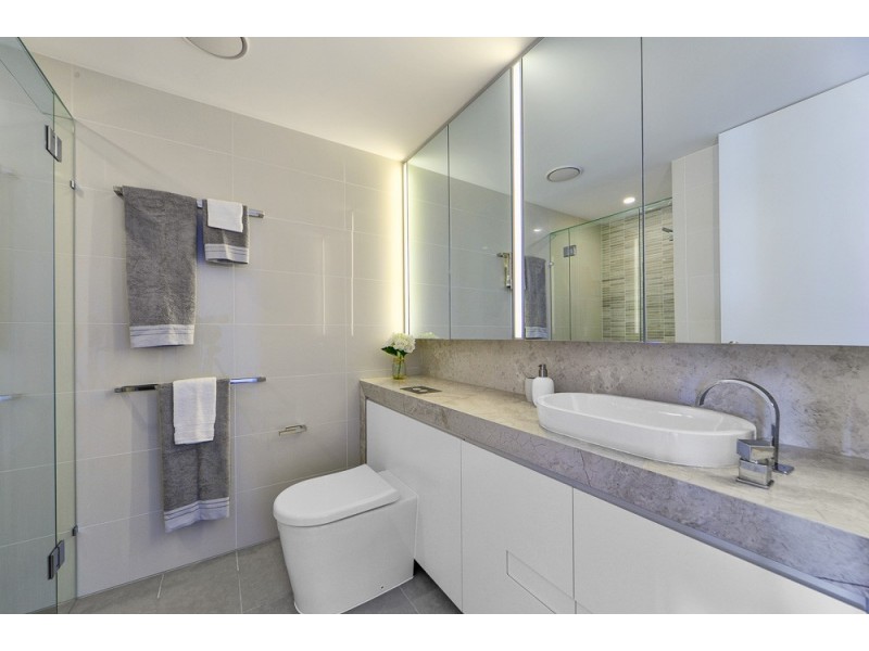 3204/4 Marina Promenade, Paradise Point QLD 4216