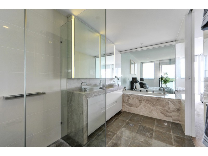3204/4 Marina Promenade, Paradise Point QLD 4216