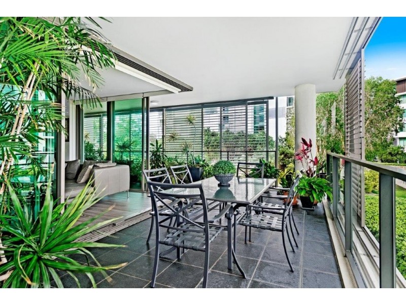 29201/2 Ephraim Island Parade, Paradise Point QLD 4216