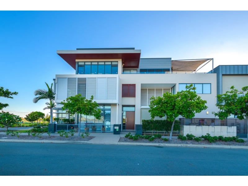 16 River Vista Way, Paradise Point QLD 4216
