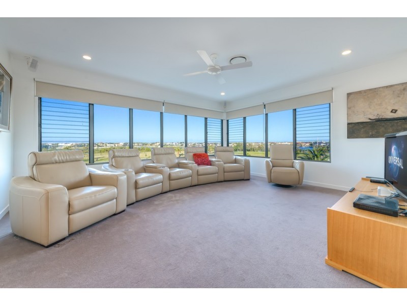 16 River Vista Way, Paradise Point QLD 4216