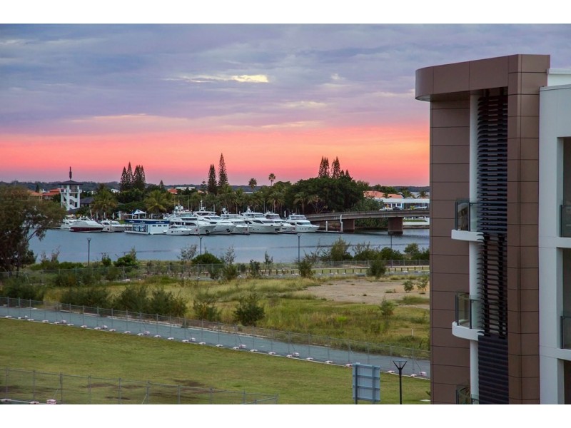 1402/1 Sunset Avenue, Paradise Point QLD 4216