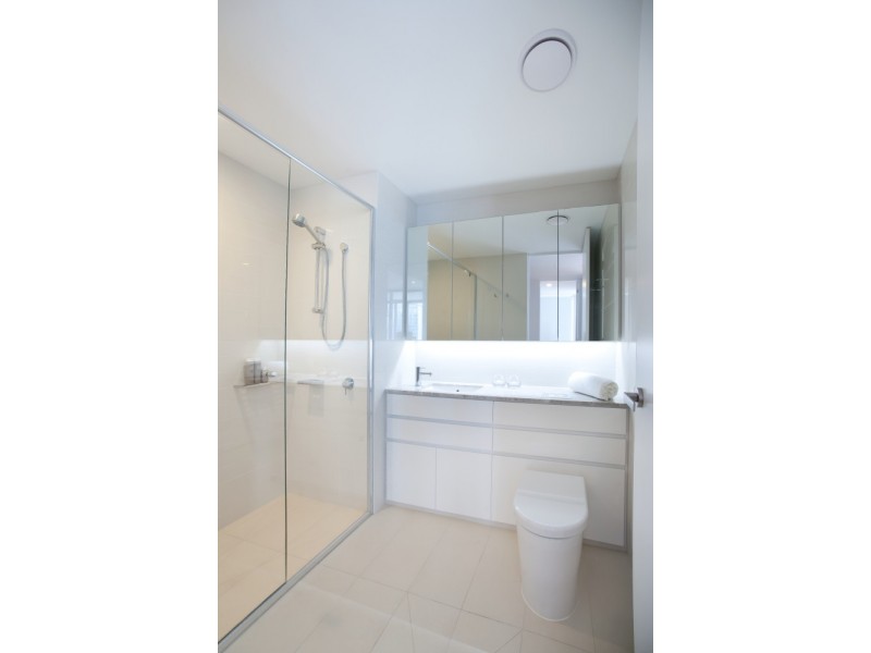 1402/1 Sunset Avenue, Paradise Point QLD 4216