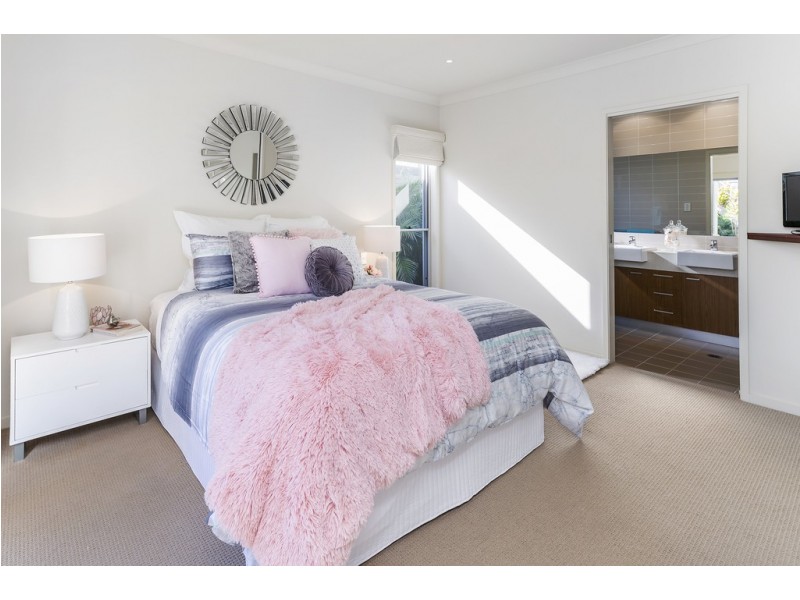 106/1 Halcyon Way, Hope Island QLD 4212