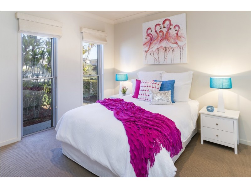 106/1 Halcyon Way, Hope Island QLD 4212