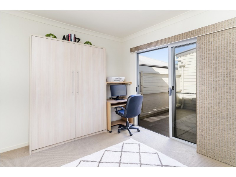 106/1 Halcyon Way, Hope Island QLD 4212