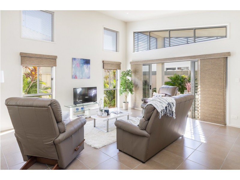 106/1 Halcyon Way, Hope Island QLD 4212