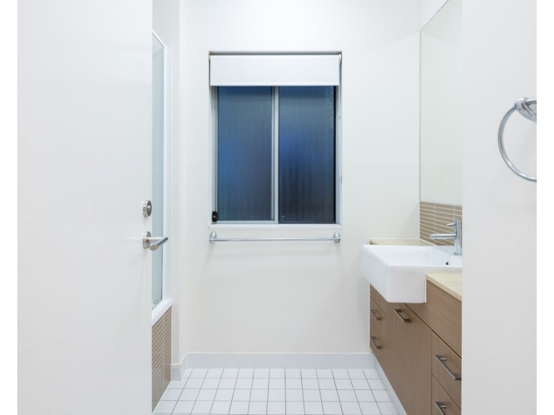 635/64 Sickle Avenue, Hope Island QLD 4212