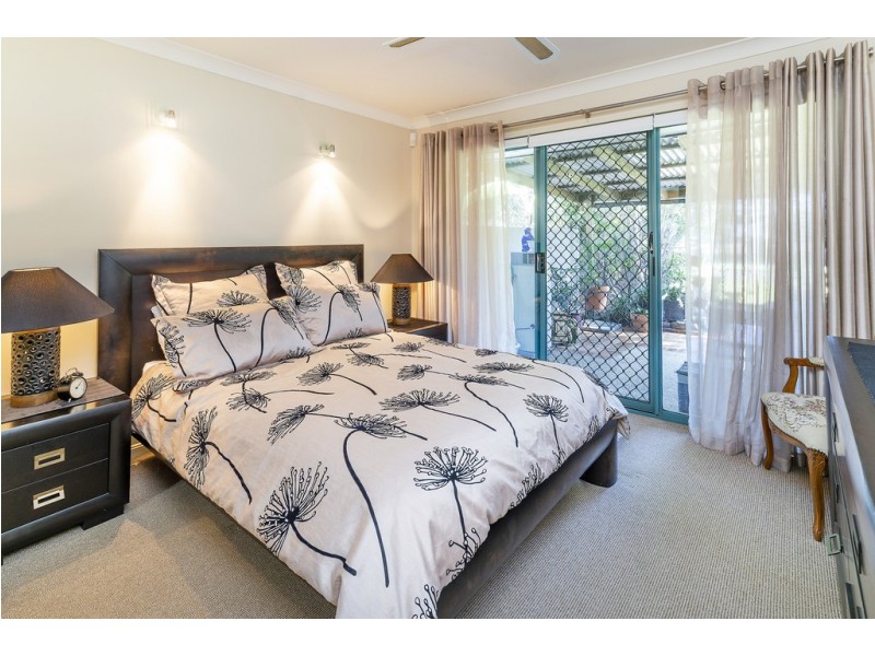 19 Santa Barbara Road, Hope Island QLD 4212