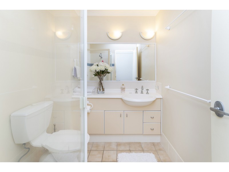19 Santa Barbara Road, Hope Island QLD 4212
