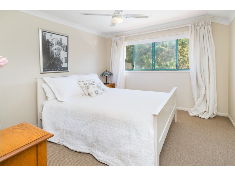 19 Santa Barbara Road, Hope Island QLD 4212