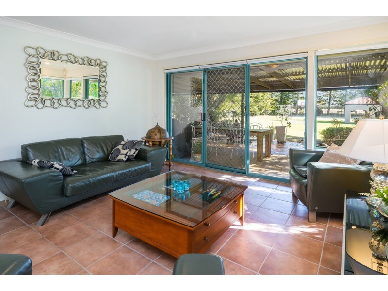19 Santa Barbara Road, Hope Island QLD 4212