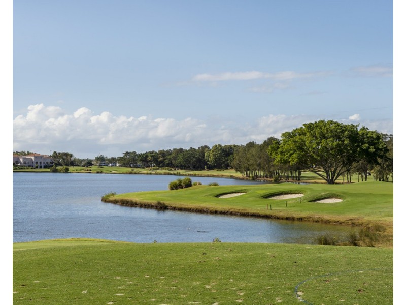 8334 Magnolia Drive East, Hope Island QLD 4212