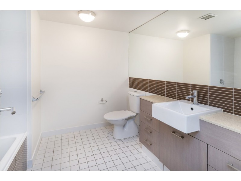 112/66 Sickle Avenue, Hope Island QLD 4212