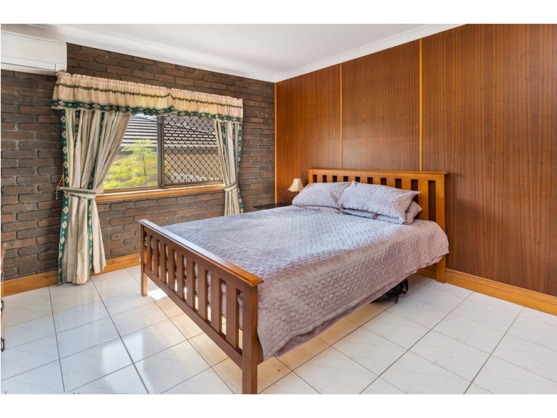 20 Renfrew Street, Hillcrest QLD 4118