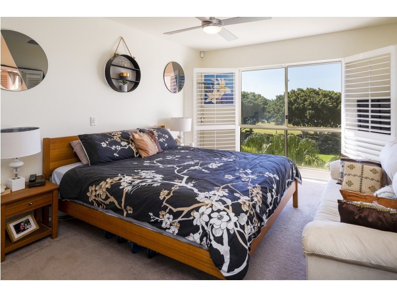 8438 Magnolia Drive East, Hope Island QLD 4212