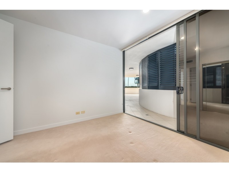 2204/1 Marina Promenade, Paradise Point QLD 4216