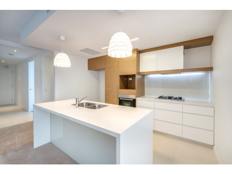 2204/1 Marina Promenade, Paradise Point QLD 4216