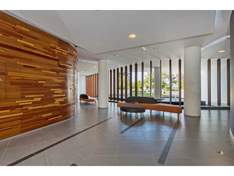 2204/1 Marina Promenade, Paradise Point QLD 4216