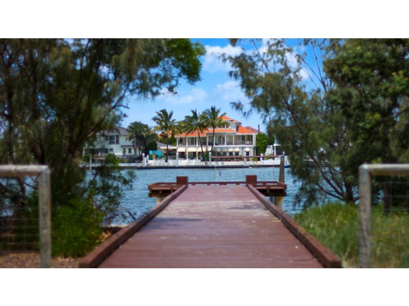 2204/1 Marina Promenade, Paradise Point QLD 4216
