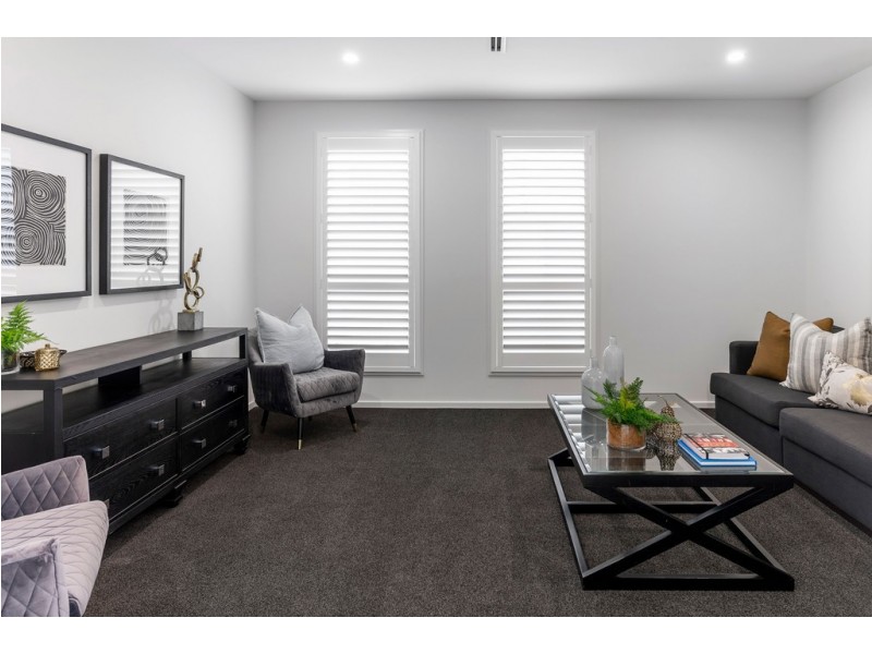 2340 Cressbrook Drive, Hope Island QLD 4212