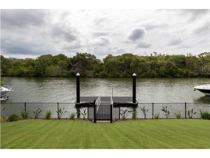 2340 Cressbrook Drive, Hope Island QLD 4212