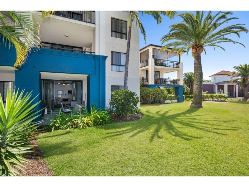 7002 Phoenix Palms Drive, Hope Island QLD 4212