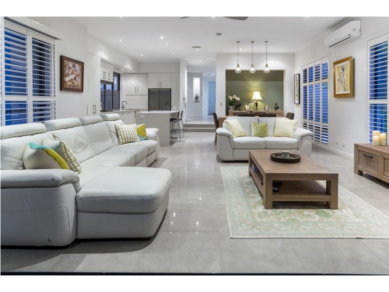 6056 Garda Avenue, Hope Island QLD 4212