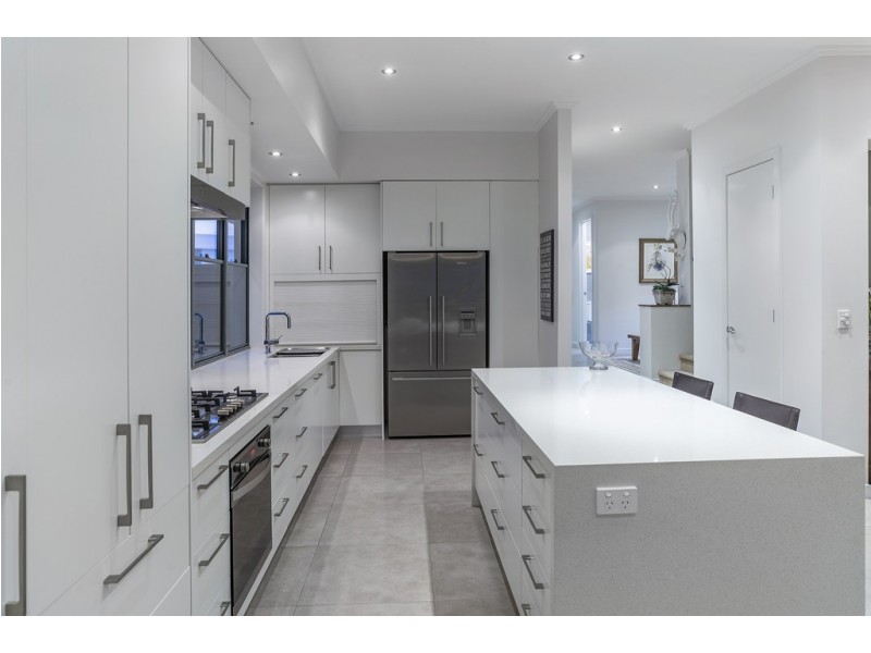 6056 Garda Avenue, Hope Island QLD 4212