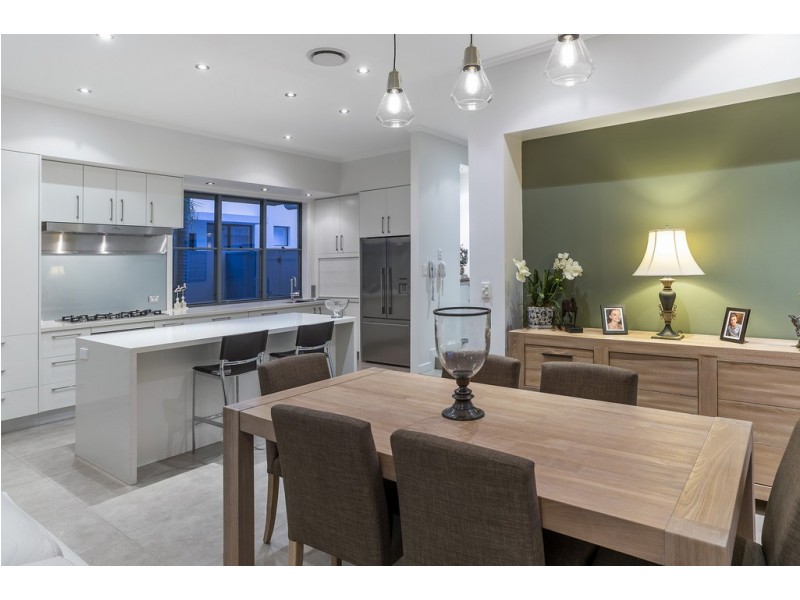 6056 Garda Avenue, Hope Island QLD 4212