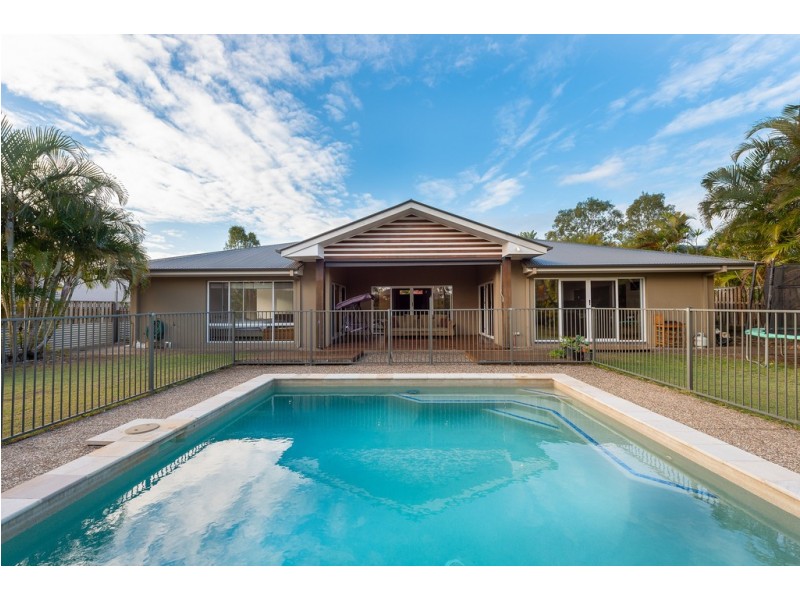 10 Huxley Court, Pacific Pines QLD 4211