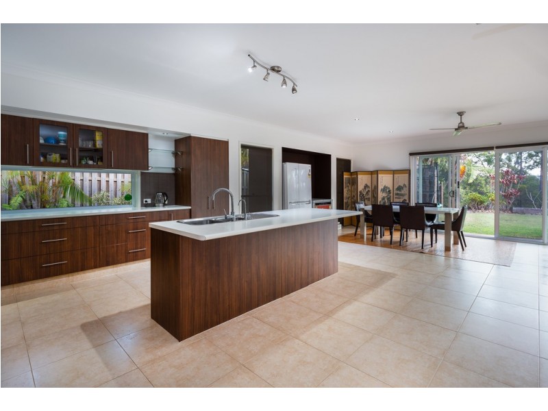 10 Huxley Court, Pacific Pines QLD 4211