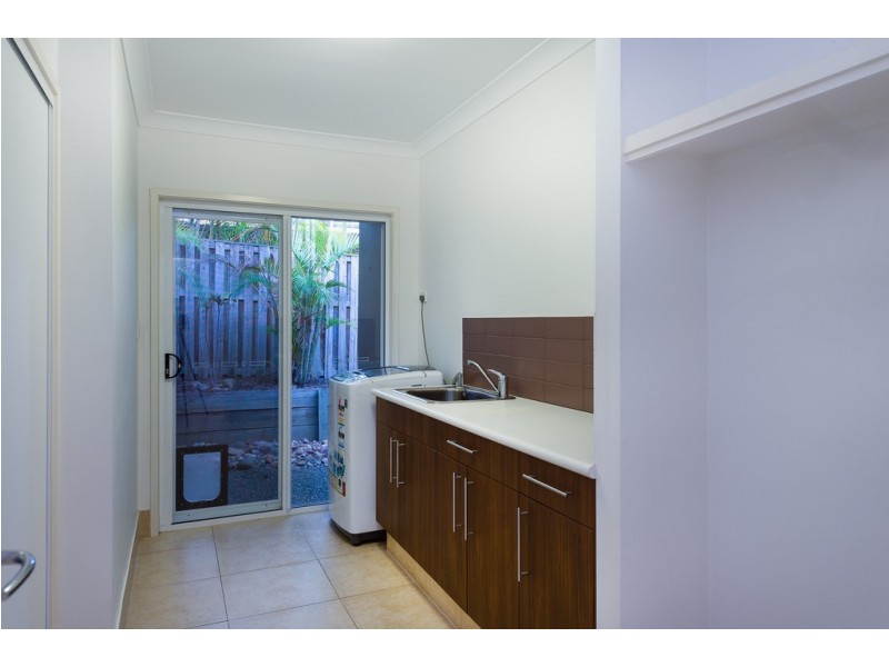 10 Huxley Court, Pacific Pines QLD 4211