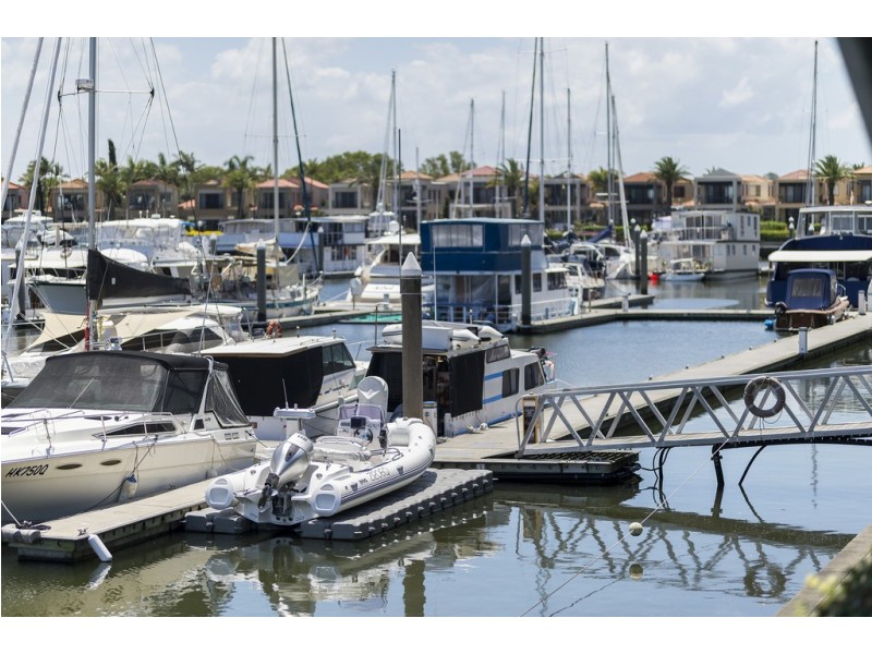72/19 Santa Barbara Road, Hope Island QLD 4212