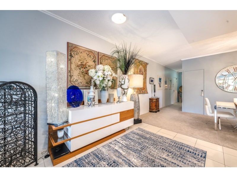 1718/1 Rialto Quay Drive, Hope Island QLD 4212