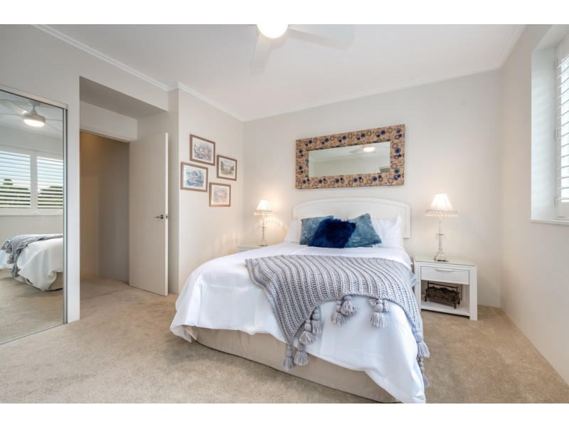 1718/1 Rialto Quay Drive, Hope Island QLD 4212