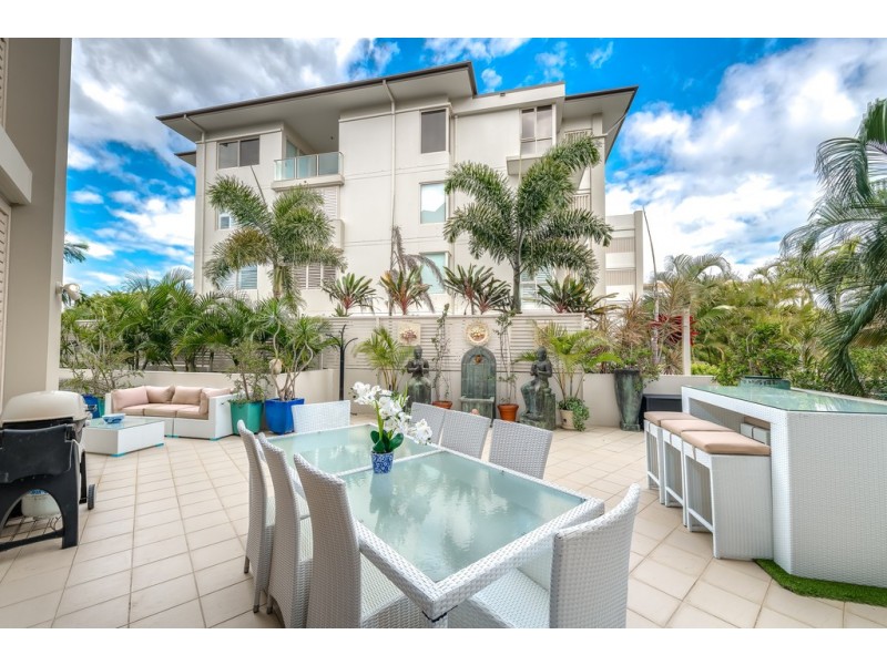 1718/1 Rialto Quay Drive, Hope Island QLD 4212