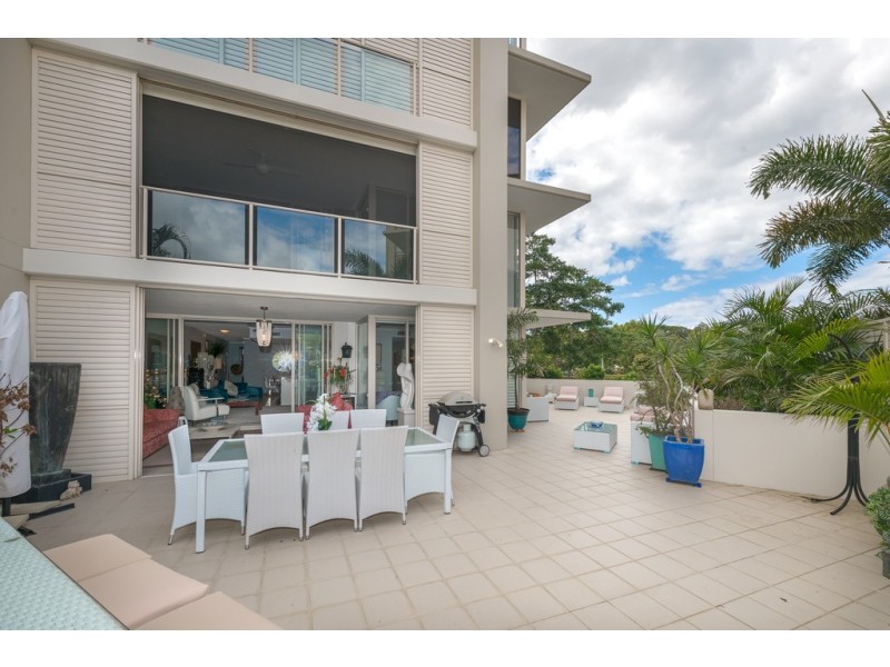 1718/1 Rialto Quay Drive, Hope Island QLD 4212