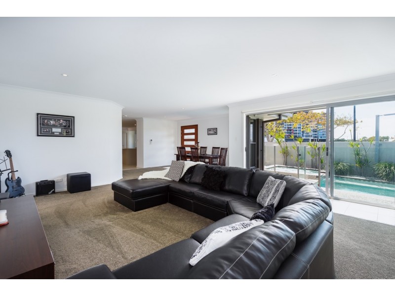 2 South Quay Drive, Biggera Waters QLD 4216