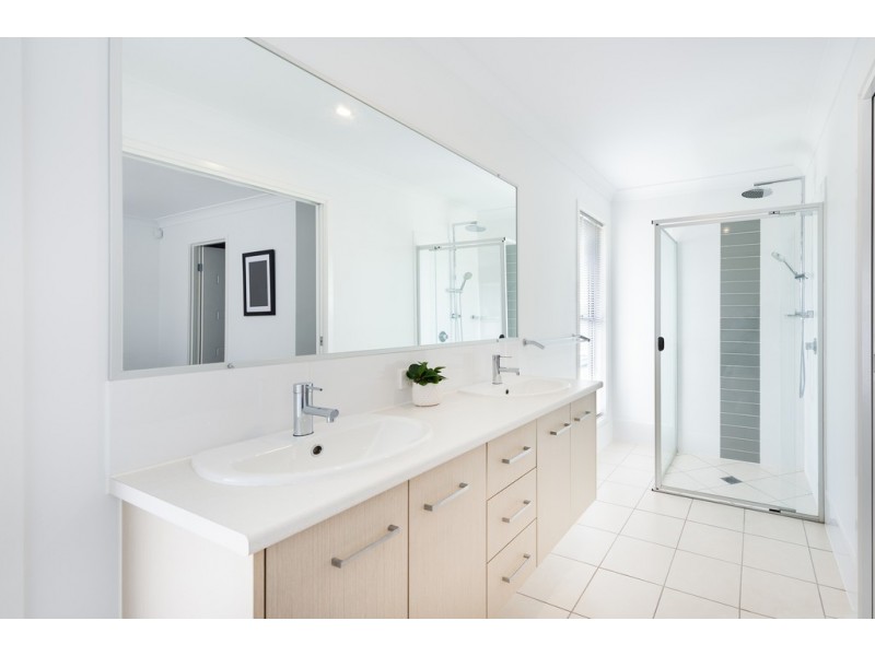 2 South Quay Drive, Biggera Waters QLD 4216