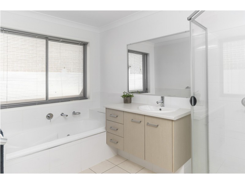 2 South Quay Drive, Biggera Waters QLD 4216