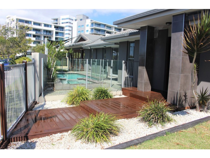 2 South Quay Drive, Biggera Waters QLD 4216