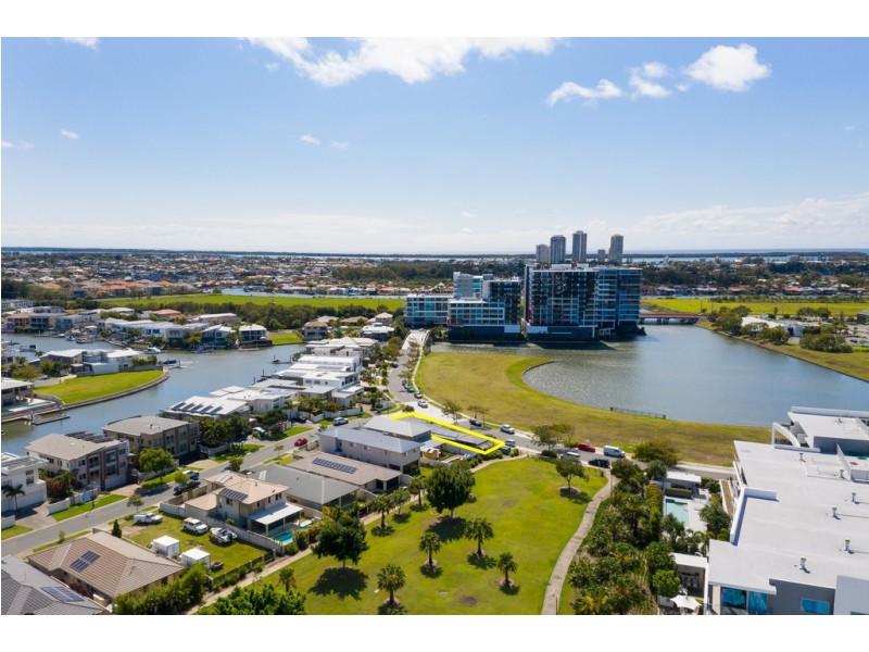 2 South Quay Drive, Biggera Waters QLD 4216