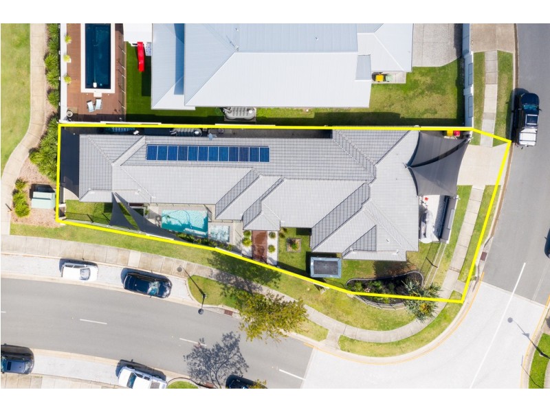 2 South Quay Drive, Biggera Waters QLD 4216