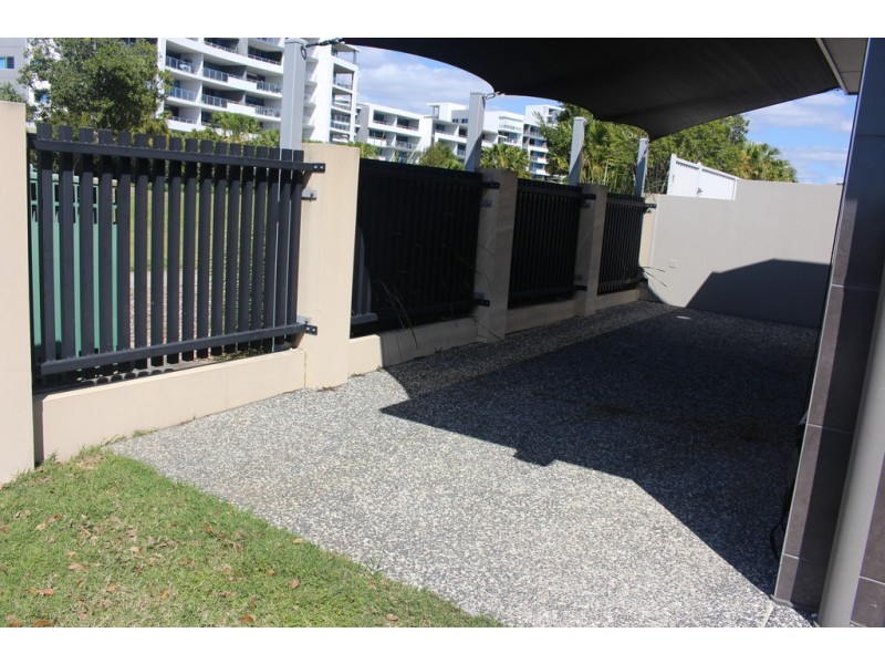 2 South Quay Drive, Biggera Waters QLD 4216