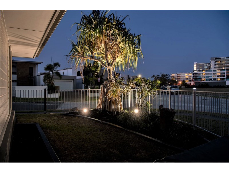 2 South Quay Drive, Biggera Waters QLD 4216