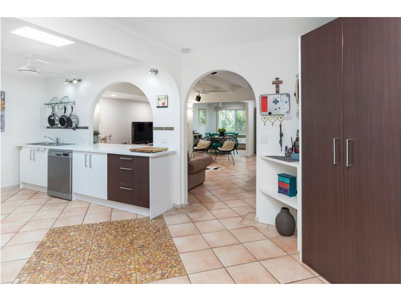 11 Eingana Street, Hope Island QLD 4212