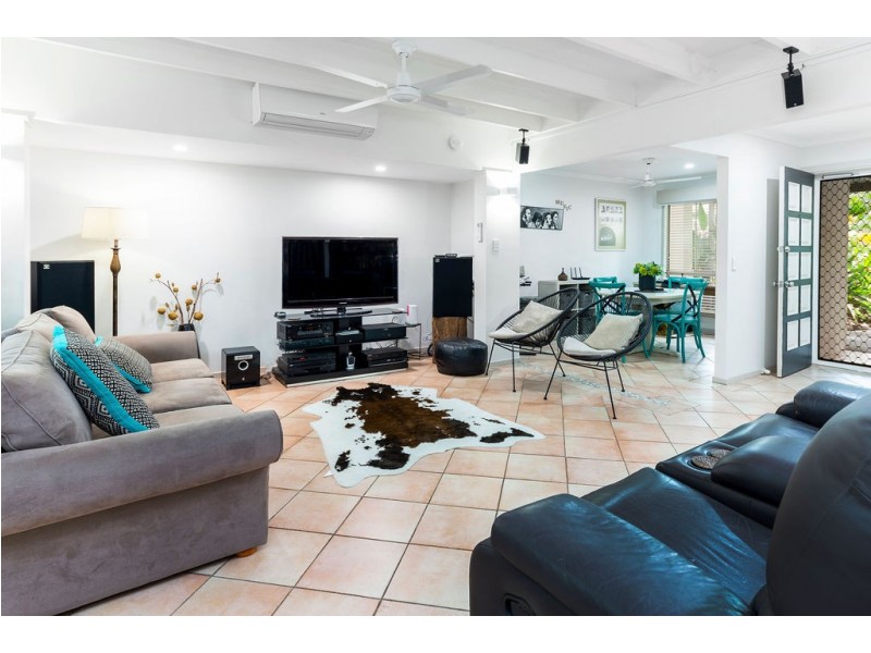 11 Eingana Street, Hope Island QLD 4212