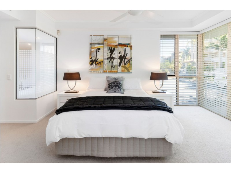 1736/1 Rialto Quay Drive, Hope Island QLD 4212
