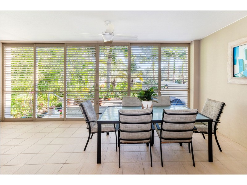 1736/1 Rialto Quay Drive, Hope Island QLD 4212